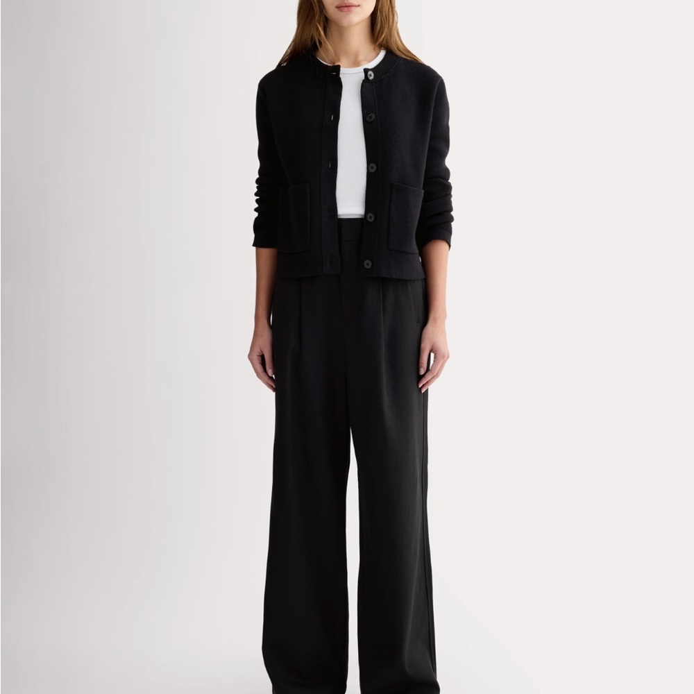 Everlane Draper  Black Trousers with Modern Minimalist Design